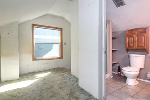 2214 N 60th St, Seattle, WA 98103 - Photo 16
