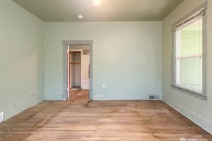 2214 N 60th St, Seattle, WA 98103 - Photo 10