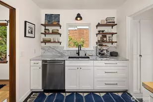 2624 W Plymouth St, Seattle, WA 98199 - Photo 12