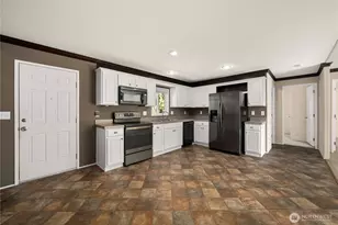 19026 2nd St E, Lake Tapps, WA 98391 - Photo 10