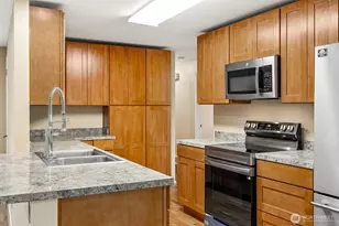 1300 SW 125th Pl, Seattle, WA 98146 - Photo 10