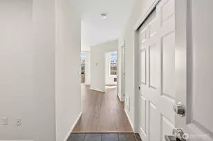 18 Dravus St, Seattle, WA 98109 - Photo 2