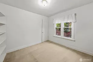 8218 Latona Ave NE, Seattle, WA 98115 - Photo 14