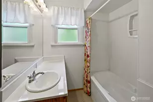 8218 Latona Ave NE, Seattle, WA 98115 - Photo 10
