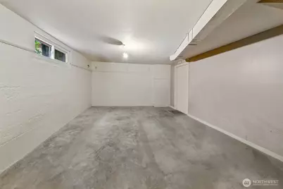 8218 Latona Avenue NE, Seattle, WA 98115 - Photo 16