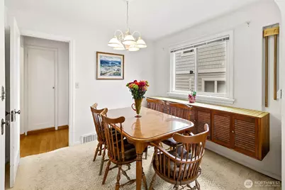 8218 Latona Avenue NE, Seattle, WA 98115 - Photo 6