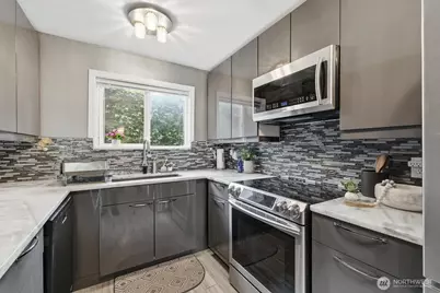 13259 15th Avenue NE #B7, Seattle, WA 98125 - Photo 8