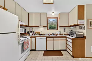 2434 55th Ave SW, Seattle, WA 98116 - Photo 18