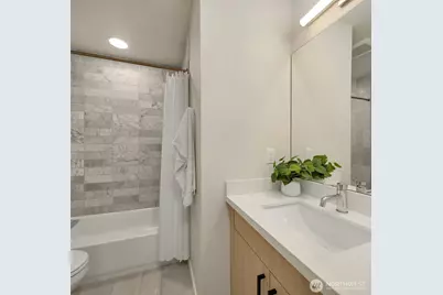 105 NW 39th Street #D, Seattle, WA 98107 - Photo 20
