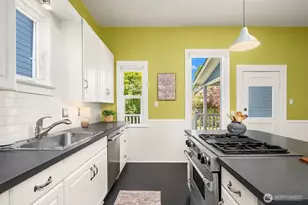 2434 S Irving St, Seattle, WA 98144 - Photo 10
