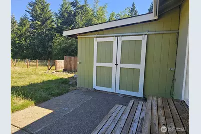 727 Tipsoo Loop S, Rainier, WA 98576 - Photo 34