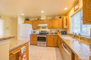 205 Sunset Pl, Sequim, WA 98382 - Photo 10