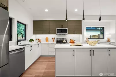 13022 Corliss Avenue N #B, Seattle, WA 98133 - Photo 6