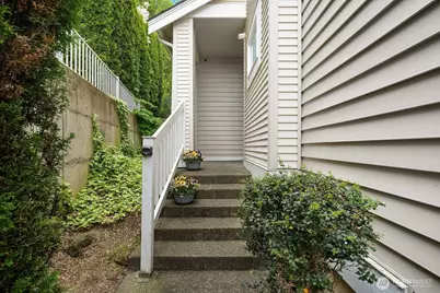 535 S 51st Court, Renton, WA 98055 - Photo 4