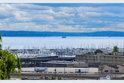 2219 13th Avenue W #5, Seattle, WA 98119 - Photo 32