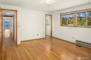 1811-1/2 10th St W, Kirkland, WA 98033 - Photo 22