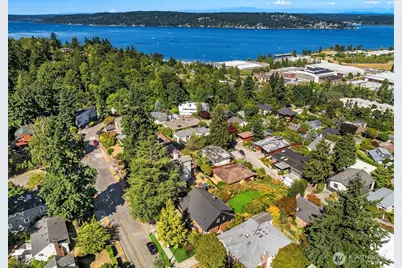 7348 55th Avenue NE, Seattle, WA 98115 - Photo 38