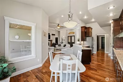 11227 Shawnee Road E, Puyallup, WA 98374 - Photo 14