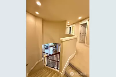 23419 NE 10th Place, Sammamish, WA 98074 - Photo 18