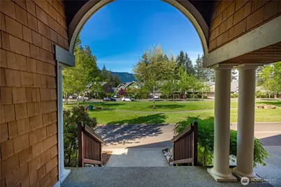 1748 Tannerwood Way SE, North Bend, WA 98045 - Photo 2