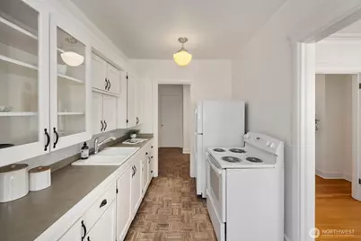 1902 Bigelow Avenue N #304, Seattle, WA 98109 - Photo 16