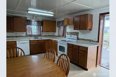 221 Third Street, Brewster, WA 98812 - Photo 18