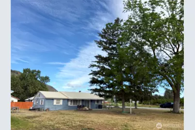 221 Third Street, Brewster, WA 98812 - Photo 6