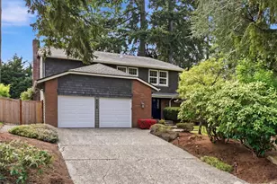 4423 156th Pl SE, Bellevue, WA 98006 - Photo 2