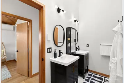 3219 34th Avenue W, Seattle, WA 98199 - Photo 18