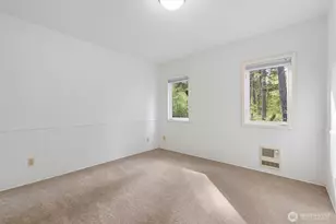 24309 SE 25th St, Sammamish, WA 98075 - Photo 26