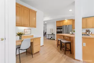 24309 SE 25th St, Sammamish, WA 98075 - Photo 18