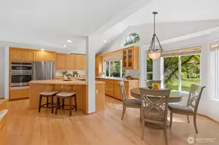 24309 SE 25th St, Sammamish, WA 98075 - Photo 14