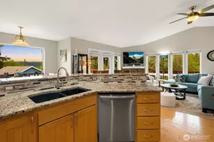 1409 Commodore Pl, Freeland, WA 98249 - Photo 14