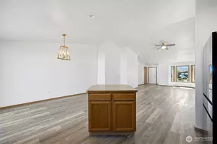 1365 E Gemstone Street E, Othello, WA 99344 - Photo 2