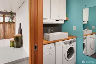 8729 12th Avenue NW, Seattle, WA 98117 - Photo 28