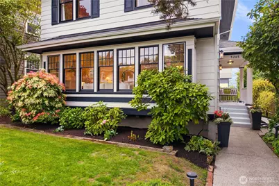 5265 16th Avenue NE, Seattle, WA 98105 - Photo 2