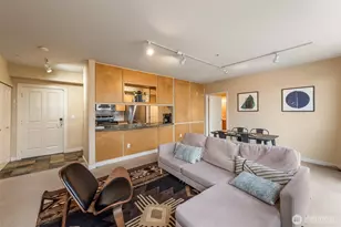 300 110th Ave NE, Bellevue, WA 98004 - Photo 6