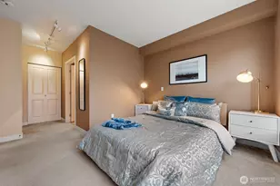 300 110th Ave NE, Bellevue, WA 98004 - Photo 12