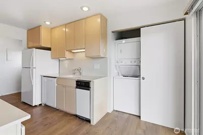 1318 W Barrett Street, Seattle, WA 98119 - Photo 10