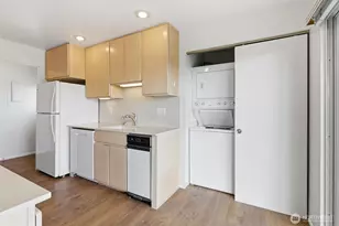 1318 W Barrett St, Seattle, WA 98119 - Photo 10