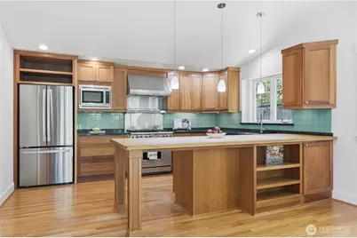 10630 NE 18th Street, Bellevue, WA 98004 - Photo 8
