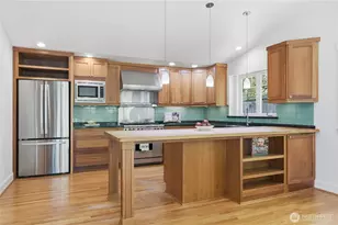 10630 NE 18th St, Bellevue, WA 98004 - Photo 8