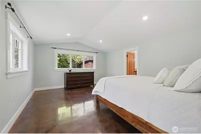 10630 NE 18th Street, Bellevue, WA 98004 - Photo 20