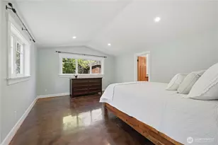 10630 NE 18th St, Bellevue, WA 98004 - Photo 20