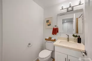 7021 20th Ave NE, Seattle, WA 98115 - Photo 32