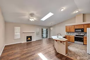 8115 109th St E, Puyallup, WA 98373 - Photo 2