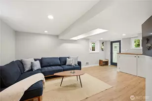 2208 NE 75th St, Seattle, WA 98115 - Photo 22
