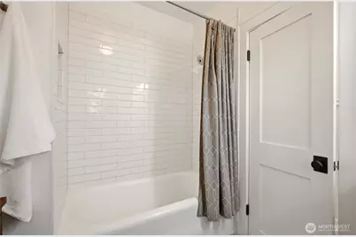 2208 NE 75th Street, Seattle, WA 98115 - Photo 16