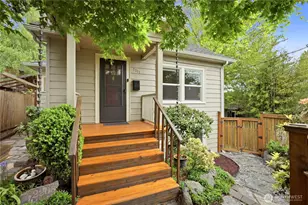 2208 NE 75th St, Seattle, WA 98115 - Photo 2