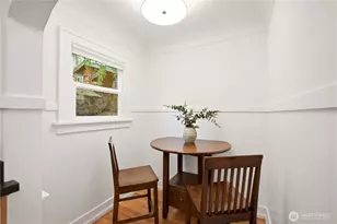 2208 NE 75th St, Seattle, WA 98115 - Photo 10
